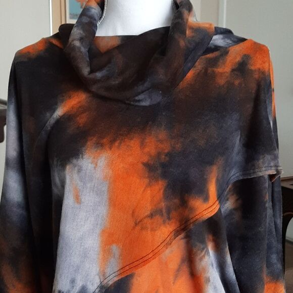 Hail3y:23 multi colored top with cowl neck - Picture 2 of 7